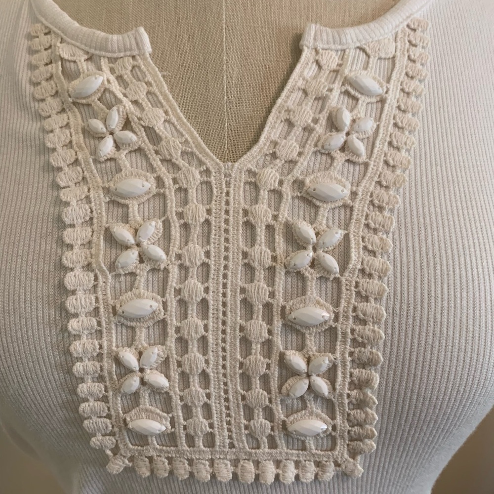 White Sleeveless Tank with Lace Detail - Picture 8 of 9